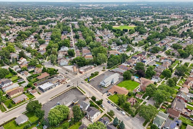 1216 Canfield Road, Park Ridge, IL 60068