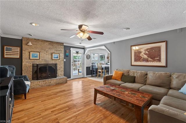 225 Vanette DR, Chesapeake, VA 23322