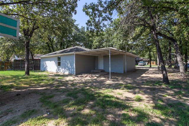 840 Red Oak Court, Azle, TX 76020