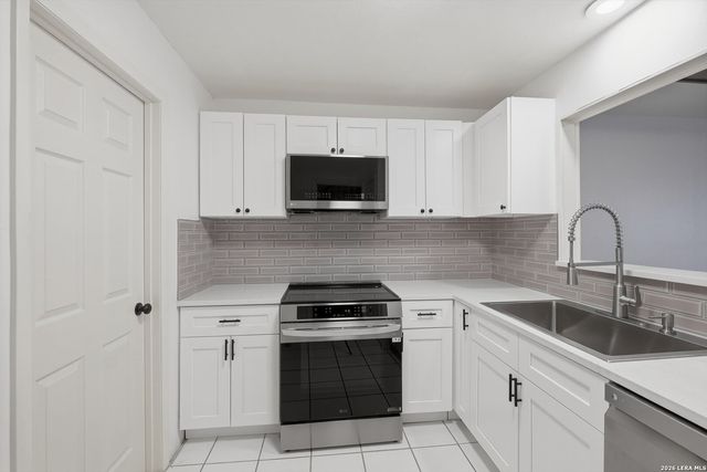 11303 Vance Jackson Rd Apt H2, San Antonio, TX 78230