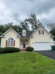 321 Confederate Run Ct, Highland Springs, VA 23075