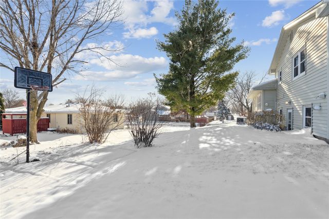 1904 Prairie Street, Grinnell, IA 50112