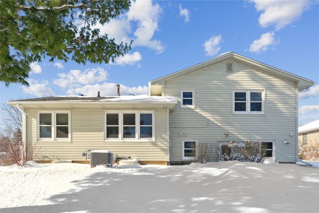 1904 Prairie Street, Grinnell, IA 50112