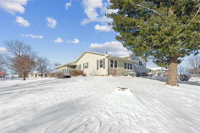 1904 Prairie Street, Grinnell, IA 50112