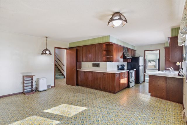 1904 Prairie Street, Grinnell, IA 50112