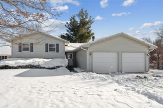 1904 Prairie Street, Grinnell, IA 50112