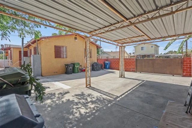 3825 Cimarron, Los Angeles, CA 90062