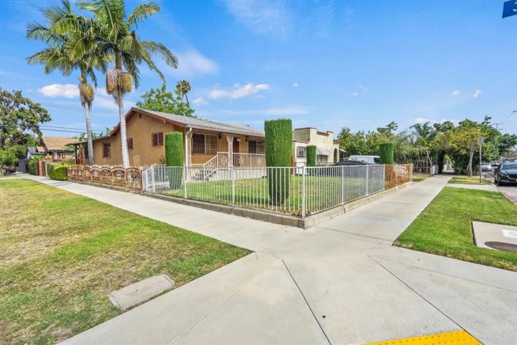 3825 Cimarron, Los Angeles, CA 90062