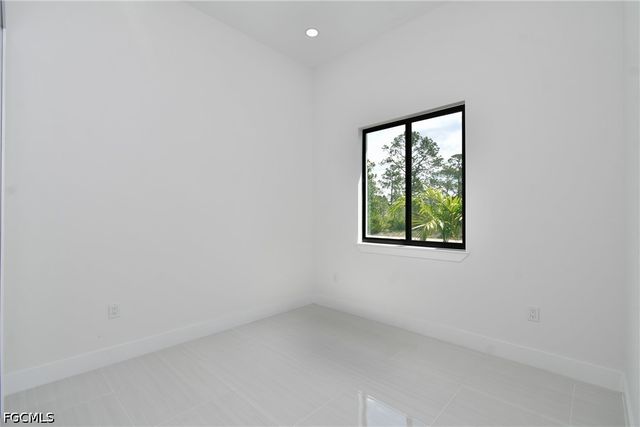1019 Henry AVE, Lehigh Acres, FL 33972