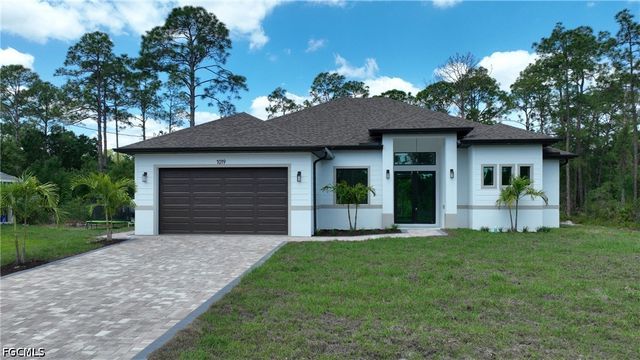 1019 Henry AVE, Lehigh Acres, FL 33972