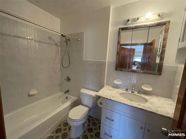 163 Madison Avenue, Hasbrouck Heights, NJ 07604
