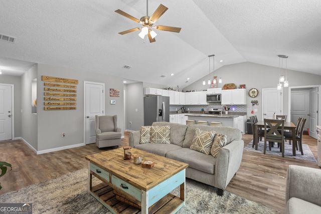 192 Hummingbird Lane, Jesup, GA 31545