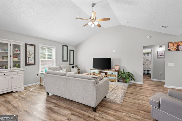 192 Hummingbird Lane, Jesup, GA 31545