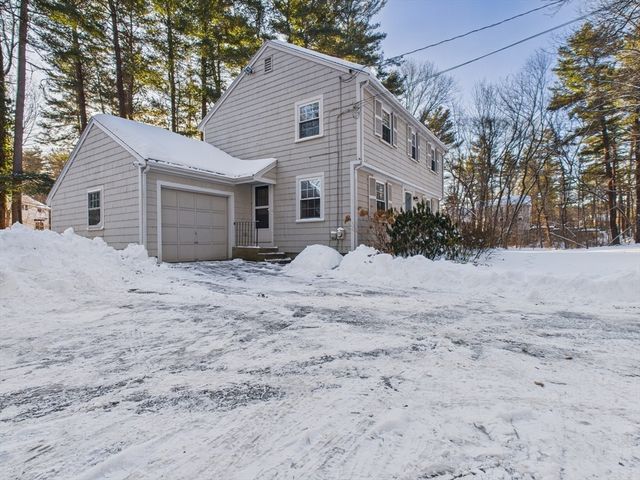 24 Walpole Street, Dover, MA 02030