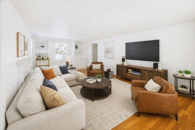 24 Walpole Street, Dover, MA 02030