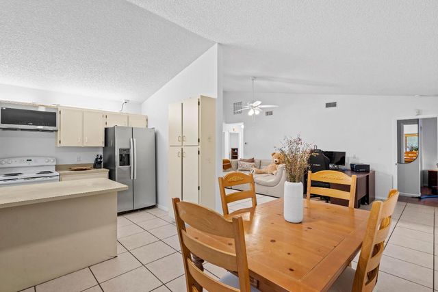 53 SE Ontario Way, Stuart, FL 34997