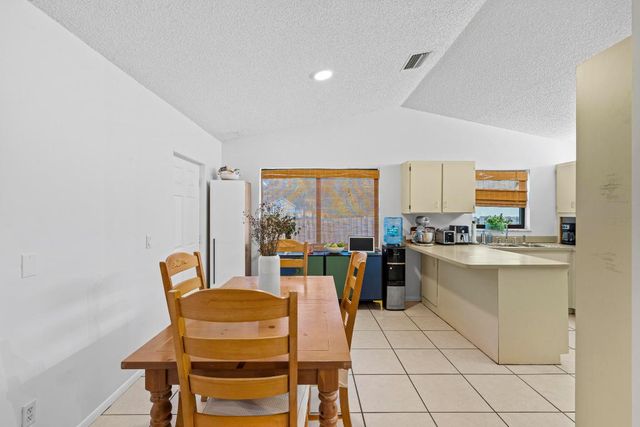 53 SE Ontario Way, Stuart, FL 34997