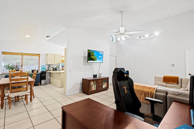 53 SE Ontario Way, Stuart, FL 34997