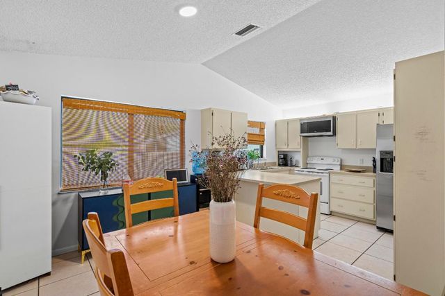 53 SE Ontario Way, Stuart, FL 34997