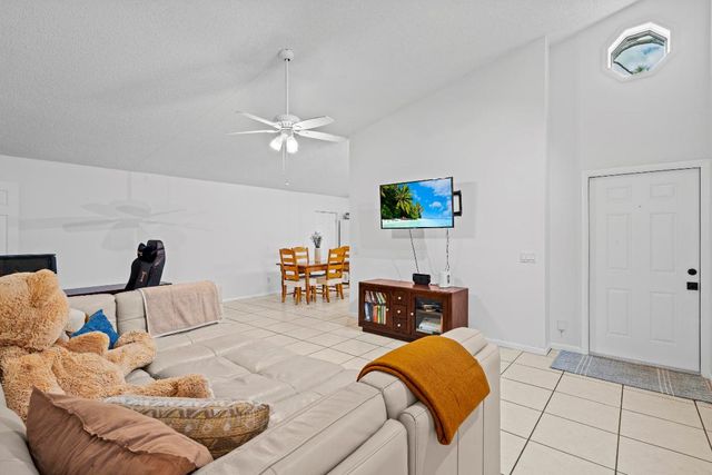 53 SE Ontario Way, Stuart, FL 34997