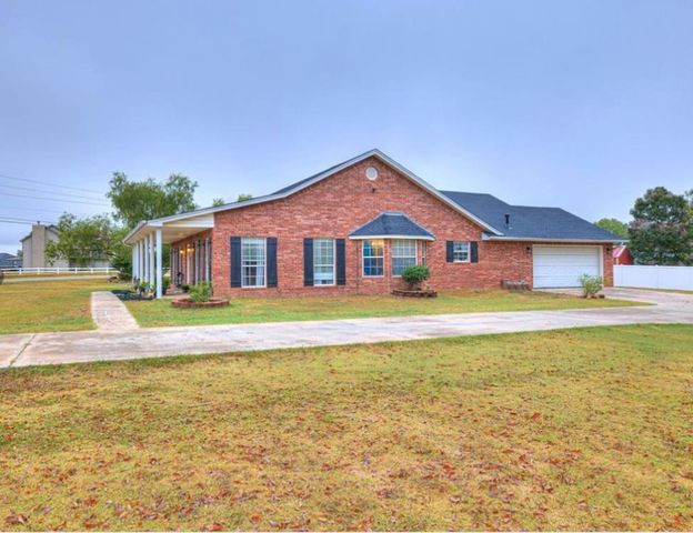 23 Lake Lane, Shawnee, OK 74804