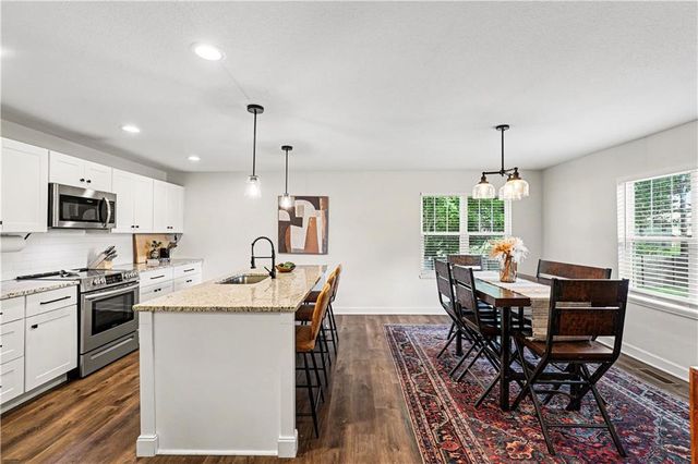 1208 SW South Avenue, Blue Springs, MO 64015
