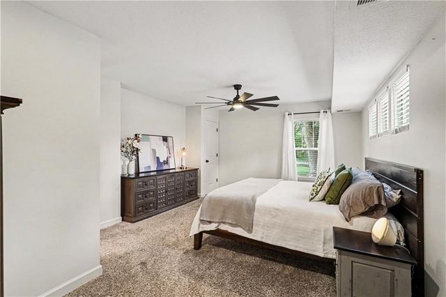 1208 SW South Avenue, Blue Springs, MO 64015