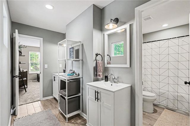 1208 SW South Avenue, Blue Springs, MO 64015