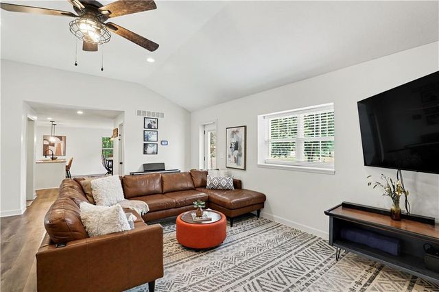 1208 SW South Avenue, Blue Springs, MO 64015