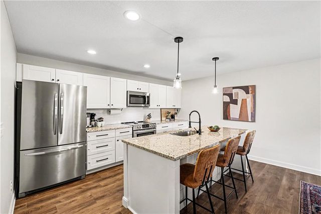 1208 SW South Avenue, Blue Springs, MO 64015