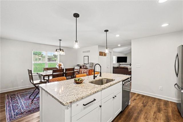 1208 SW South Avenue, Blue Springs, MO 64015