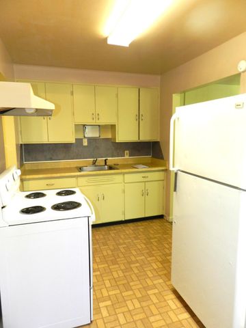 518 & 528 Chippewa Road, St. Joseph Twp, MI 49022