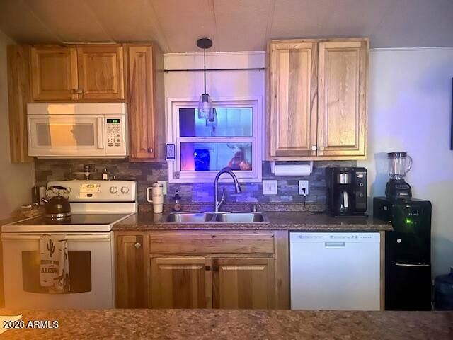 2605 S TOMAHAWK Road 170, Apache Junction, AZ 85119