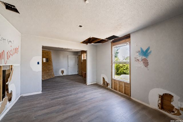 811 MCCAULEY BLVD, San Antonio, TX 78221
