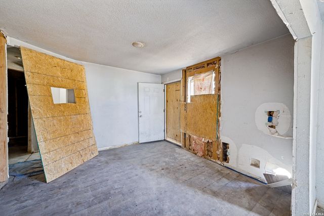 811 MCCAULEY BLVD, San Antonio, TX 78221