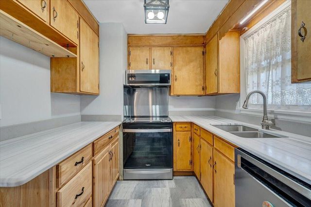 2129 Twelve Oclock Knob RD, Salem, VA 24153