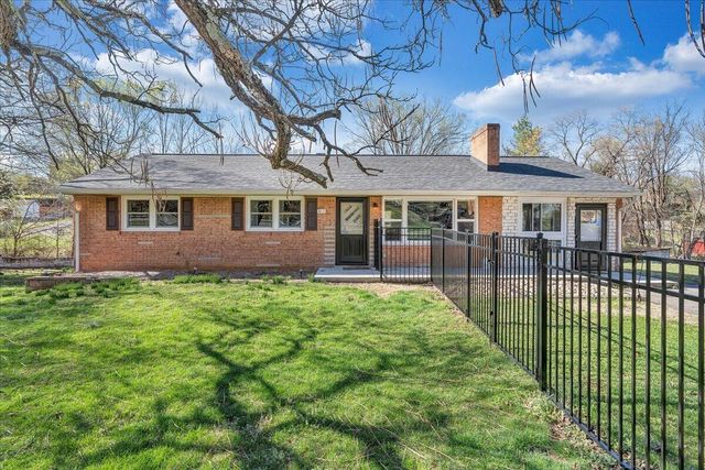 2129 Twelve Oclock Knob RD, Salem, VA 24153