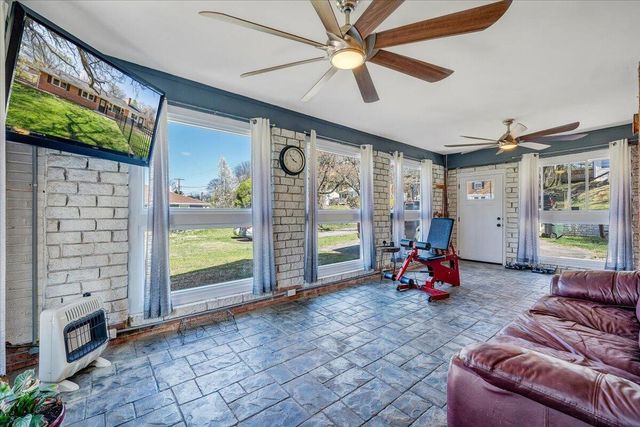 2129 Twelve Oclock Knob RD, Salem, VA 24153