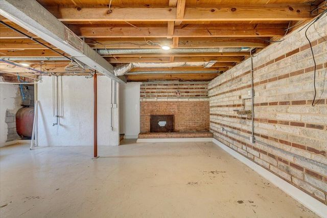 2129 Twelve Oclock Knob RD, Salem, VA 24153