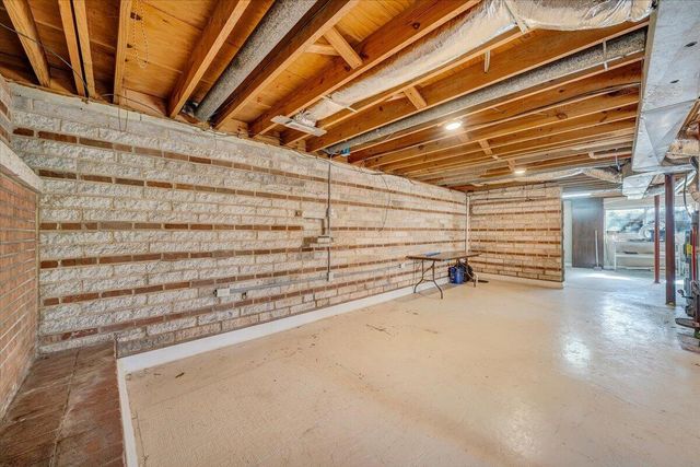 2129 Twelve Oclock Knob RD, Salem, VA 24153