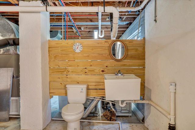 2129 Twelve Oclock Knob RD, Salem, VA 24153