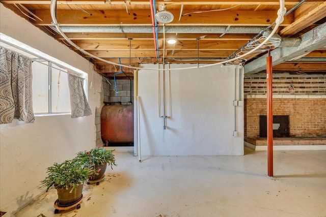 2129 Twelve Oclock Knob RD, Salem, VA 24153