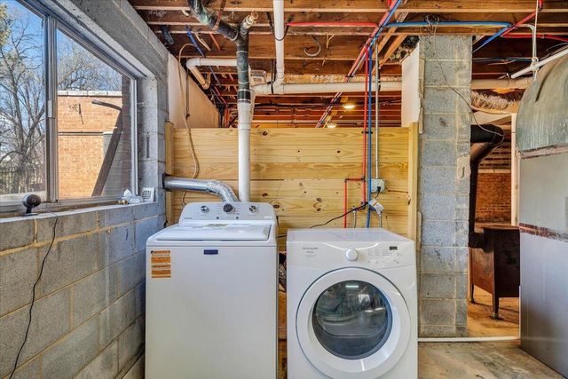 2129 Twelve Oclock Knob RD, Salem, VA 24153