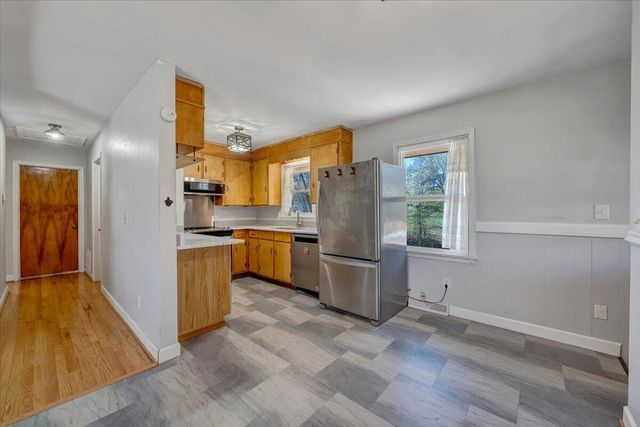 2129 Twelve Oclock Knob RD, Salem, VA 24153