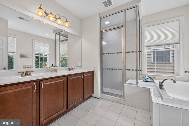 207 WINTER WALK DR, Gaithersburg, MD 20878