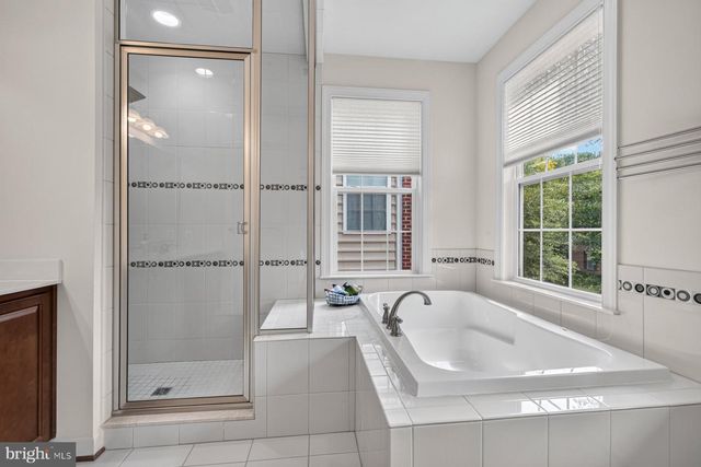 207 WINTER WALK DR, Gaithersburg, MD 20878
