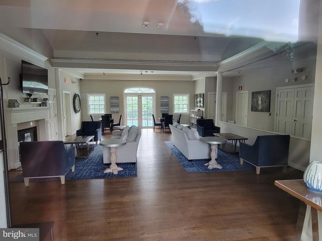 207 WINTER WALK DR, Gaithersburg, MD 20878