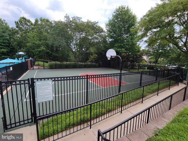 207 WINTER WALK DR, Gaithersburg, MD 20878