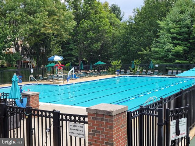 207 WINTER WALK DR, Gaithersburg, MD 20878