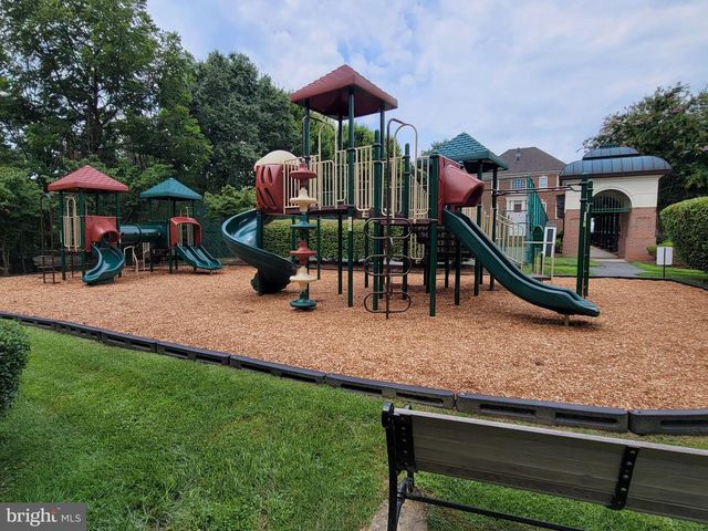 207 WINTER WALK DR, Gaithersburg, MD 20878